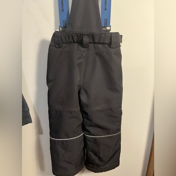 Kids 4T snowsuit - Picture 3 of 7